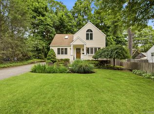 71 E 17th Street, Huntington Station, NY 11746
