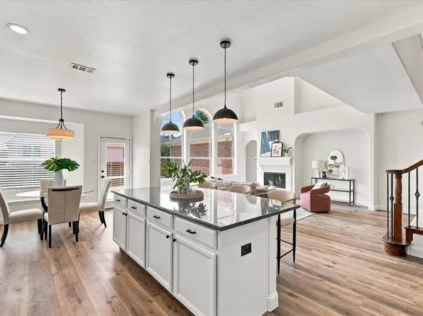 10236 Vintage Dr, Fort Worth, TX 76244