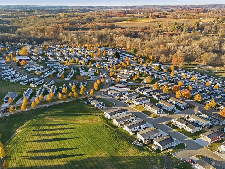 Lake Sherman Village — Photo 28