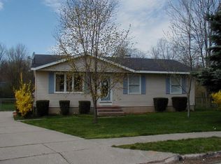 193 Longview Dr, Rockford, MI 49341
