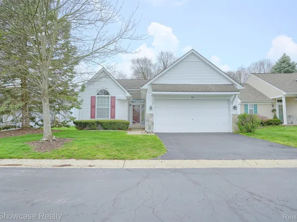 949 Rikki Ann, Wixom, MI 48393