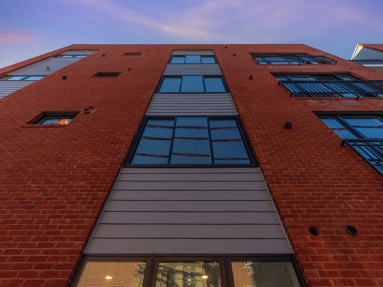 The HQ — Photo 3