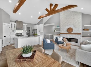 5108 154th Cir, Urbandale, IA 50323