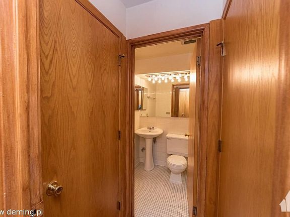 3rd image of 533 W Deming Pl #411
