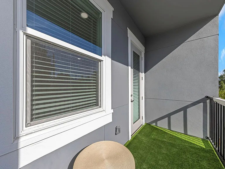 Everest Largo Apartments — Photo 65