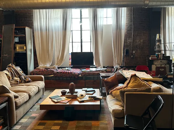 3144 W Carroll Ave, Chicago, IL