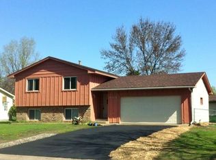 1361 Meadowmoor Dr NE, Fridley, MN 55432