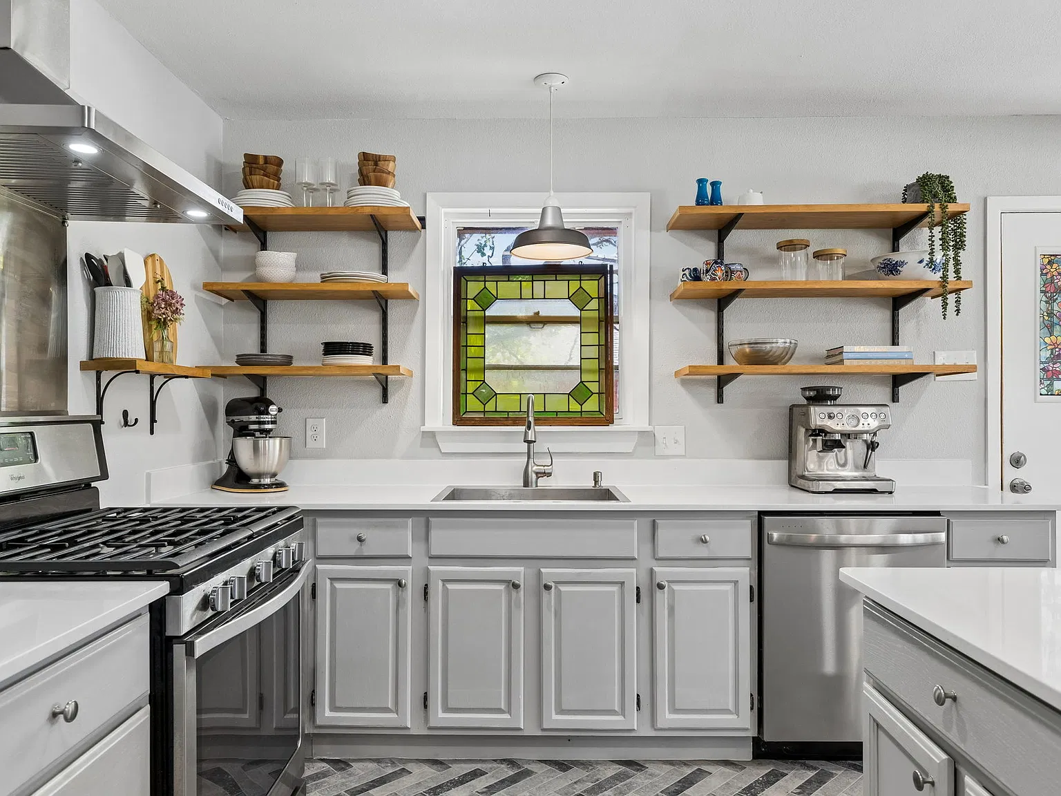 2 bed, 1.5 bath, 1250 sqft, $2,300 — Photo 4