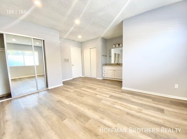 12309 Burbank Blvd #7
