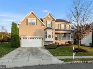 6 Ridgewood Dr, Bordentown, NJ 08505