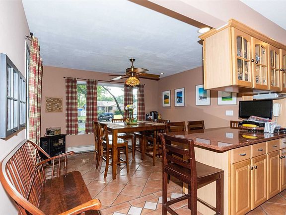 5th image of 39 Morewood Dr