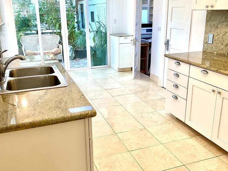 1307 Santa Clara Ave — Photo 6