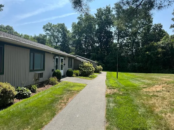 170 E Hadley Rd APT 80, Amherst, MA 01002