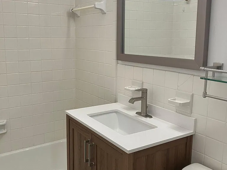 10620 Weymouth St #101 — Photo 29