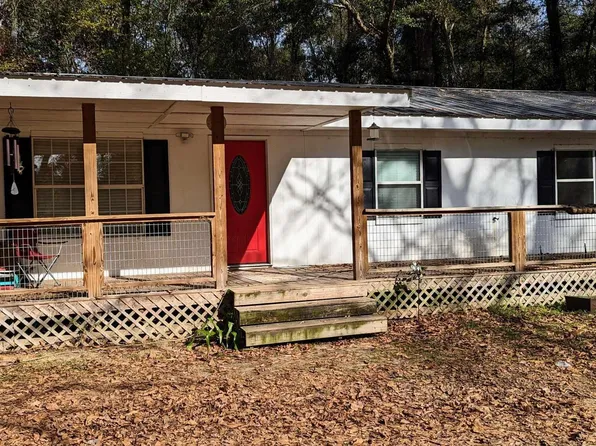 284 Singing River Dr, Lucedale, MS 39452