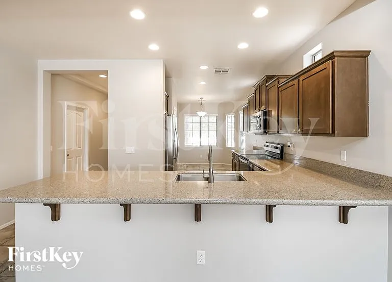 4191 E Velasco St — Photo 6