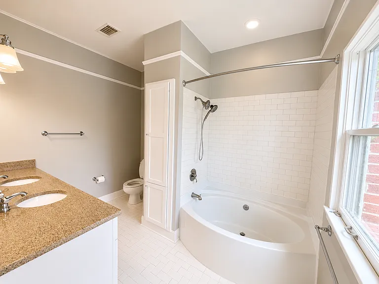 1015 Fatherland St #311 — Photo 7