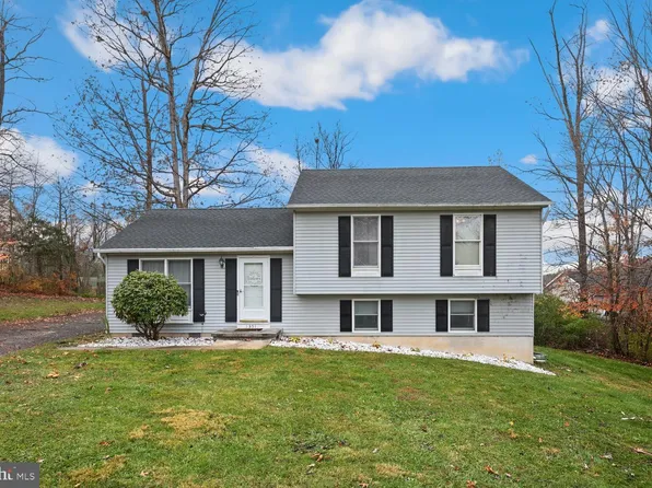 1351 Baron Pl, Front Royal, VA 22630