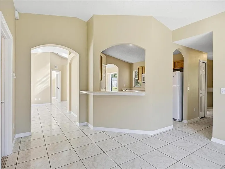 106 La Mancha Dr — Photo 6