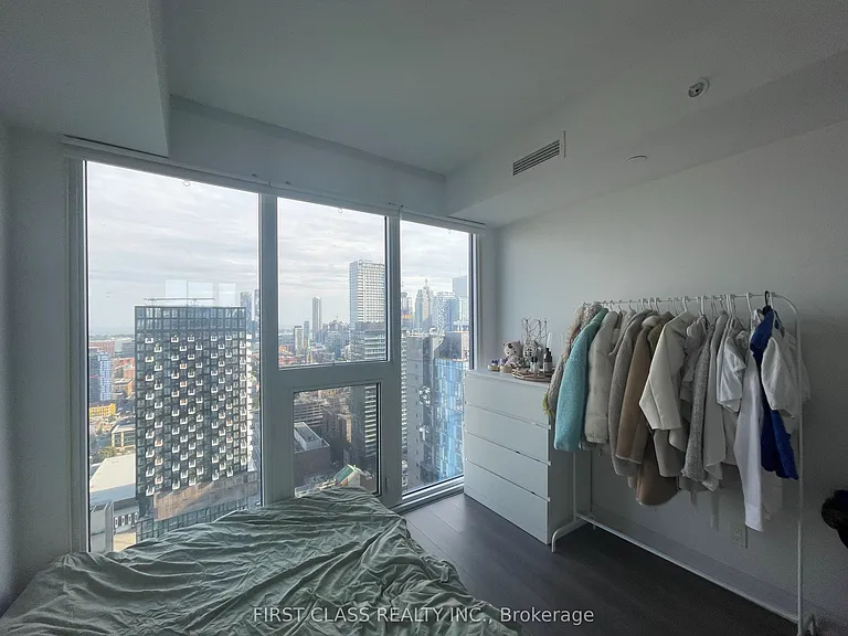 181 Dundas St E #3808 — Photo 8