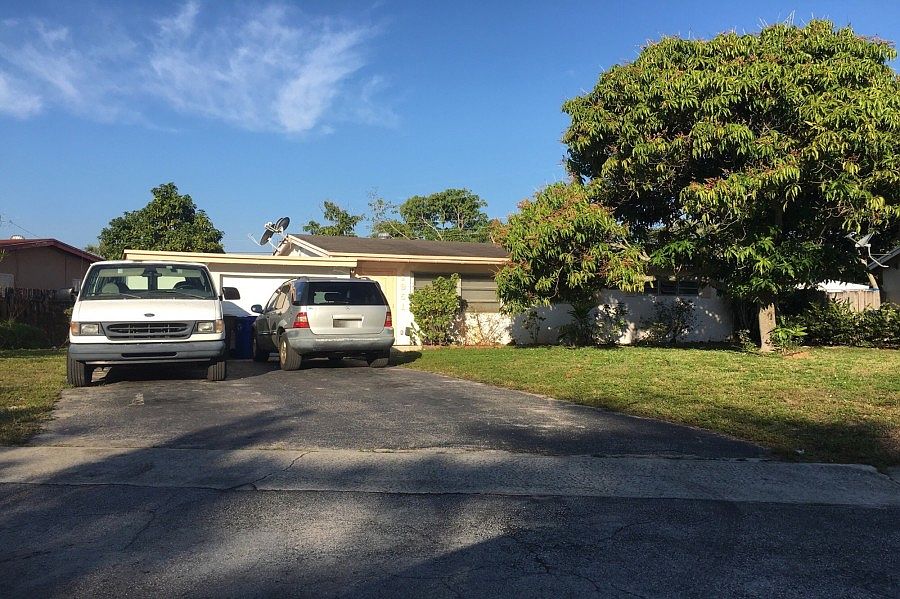 1st image of 1951 SW 36th Ave