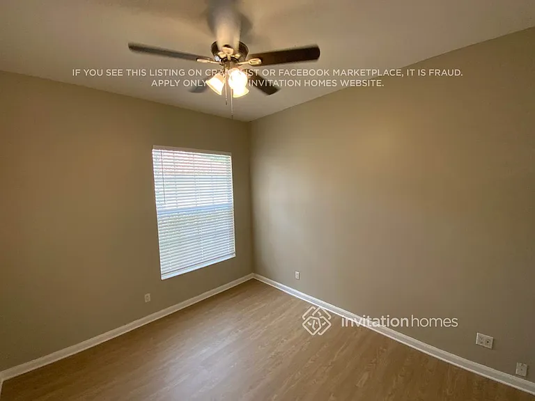 4776 Temple Dr — Photo 10