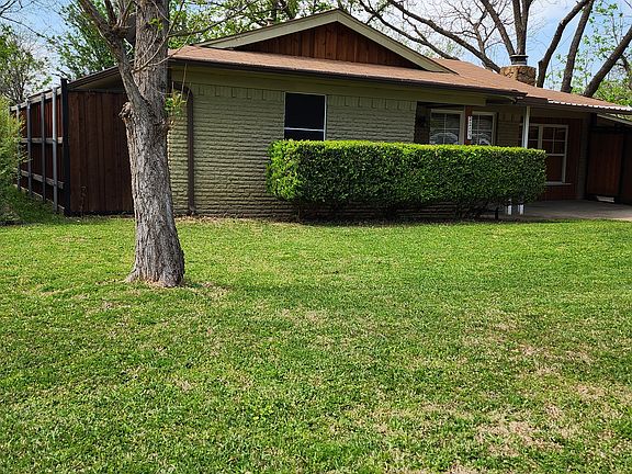 3rd image of 2209 Ridgecrest St