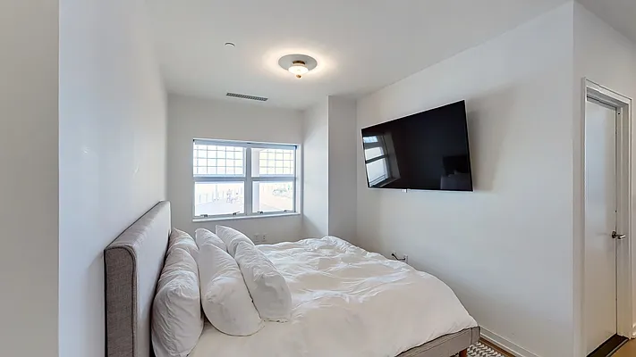 Rented by Compass | media 27