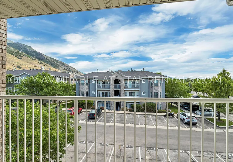 392 N Seven Peaks Blvd #323 — Photo 6
