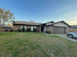 1624 Schumac Ln, Bedford, TX 76022