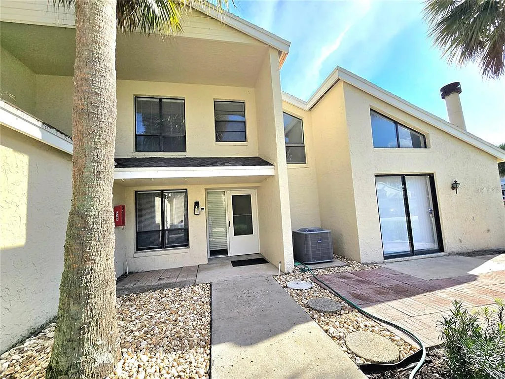 3 bed, 2.5 bath, 1481 sqft, $2,550 — Photo 1