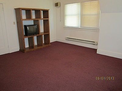 5th image of 310 6th St APT 3