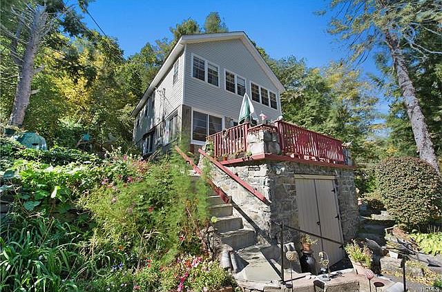 1st image of 39 Beekman Dr