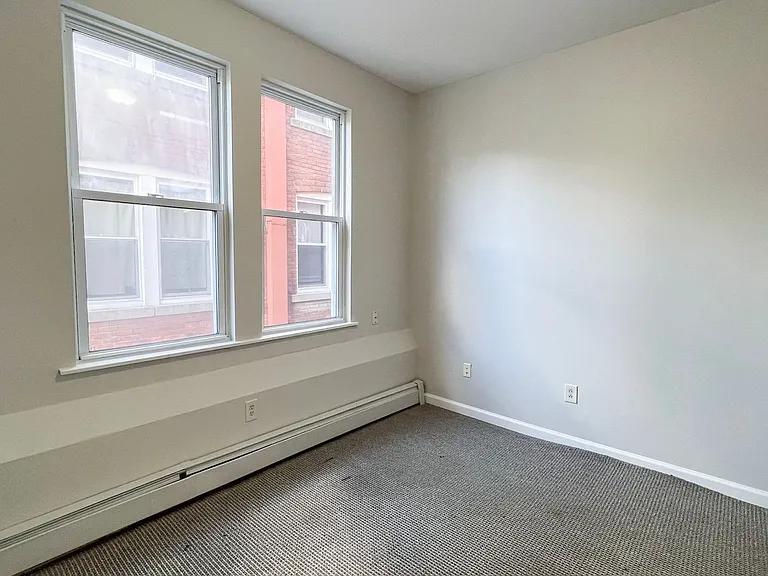 158-160 Westland St / Amauta Apartments, LLC — Photo 4