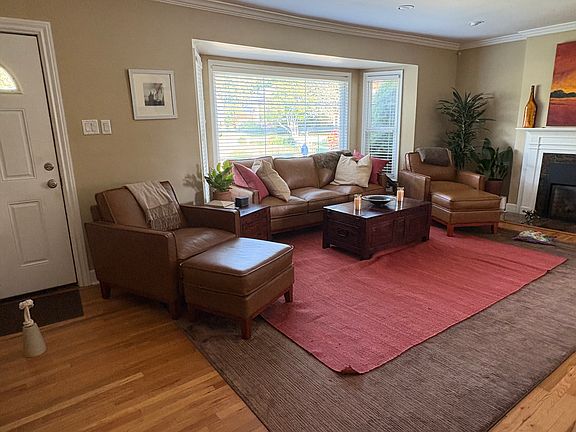4th image of 2748 S Grandview Cir