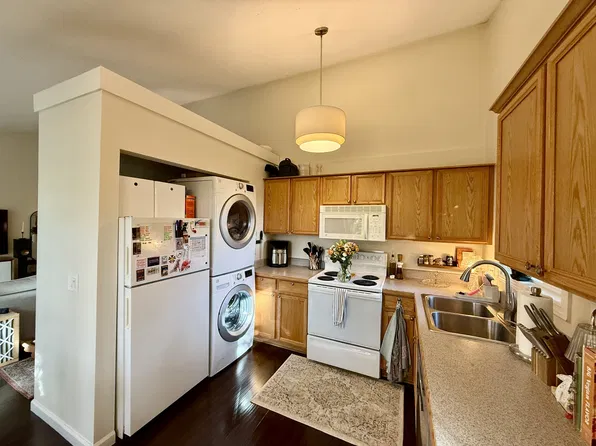 22-28 SW Hamilton Ct, Portland, OR