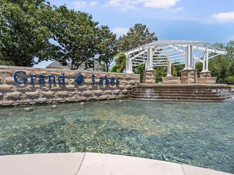 22422 Cascade Springs Dr — Photo 26