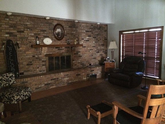 4th image of 402 Eastwood Pl