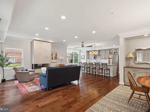 138 N Clinton St, Doylestown, PA 18901