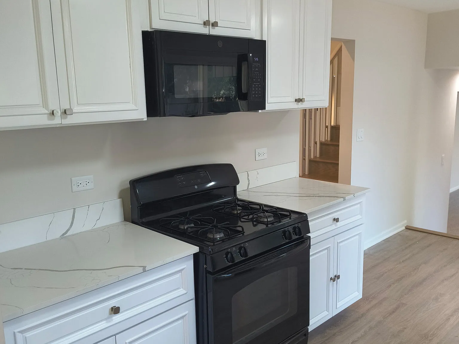 3 bed, 2200 sqft, $3,750 — Photo 4