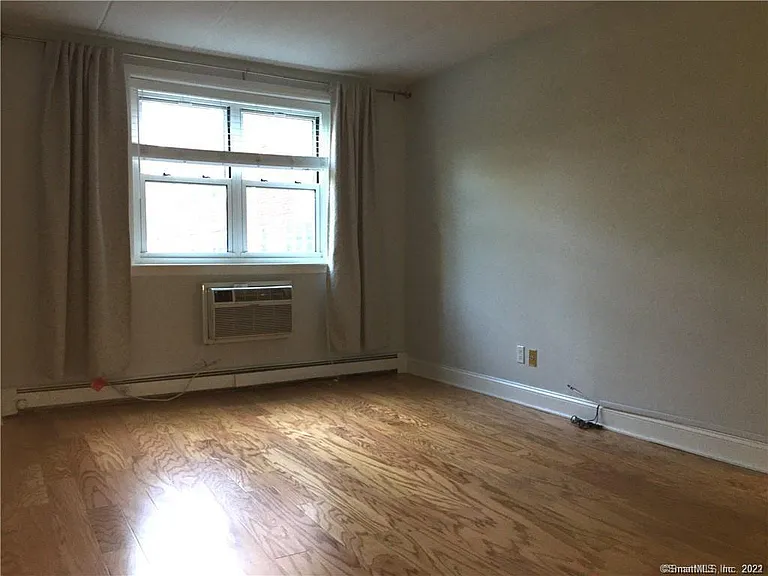 27 Northill St #2P — Photo 4