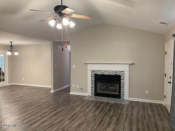 2nd image of 220 Brittany Ct