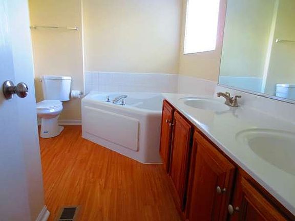 5th image of 2314 Applewood Ct