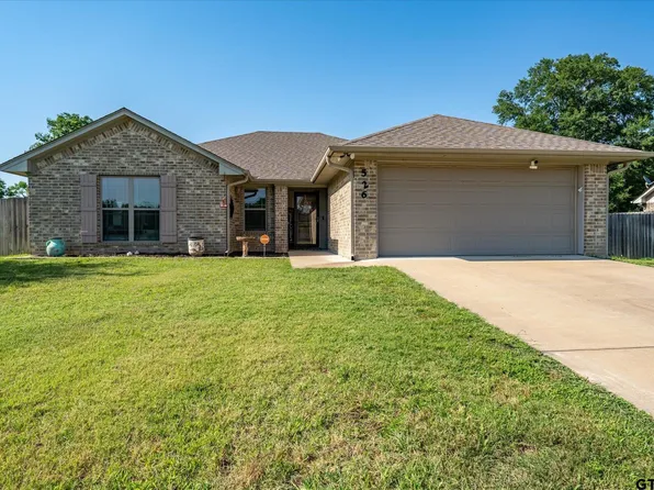 526 W Kingsway Dr, Overton, TX 75684