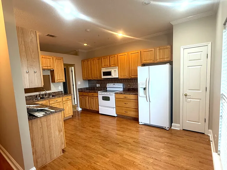 328 Pebble Beach Dr — Photo 10