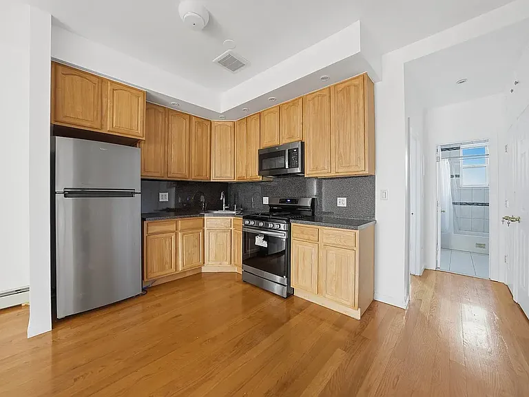 2267 Pacific St #2 — Photo 2