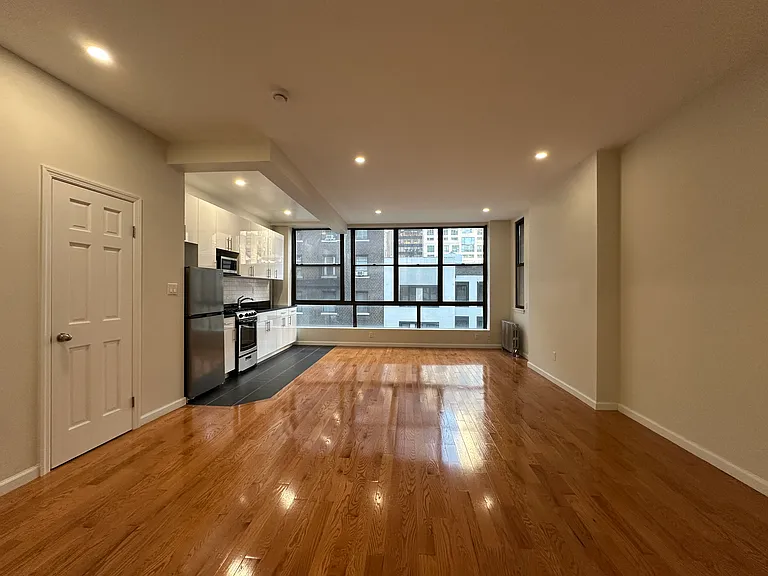 50 W 55th St #5A — Photo 1
