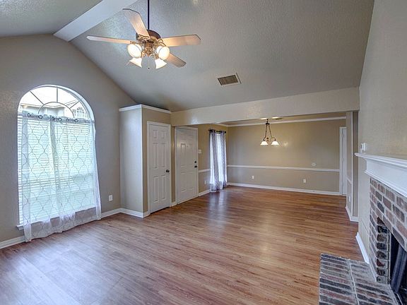 4th image of 140 Brookside Dr