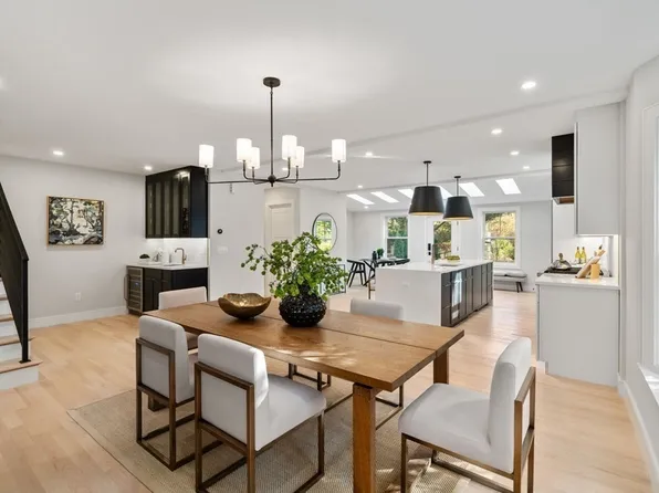 336 Cabot St #2, Newton, MA 02460