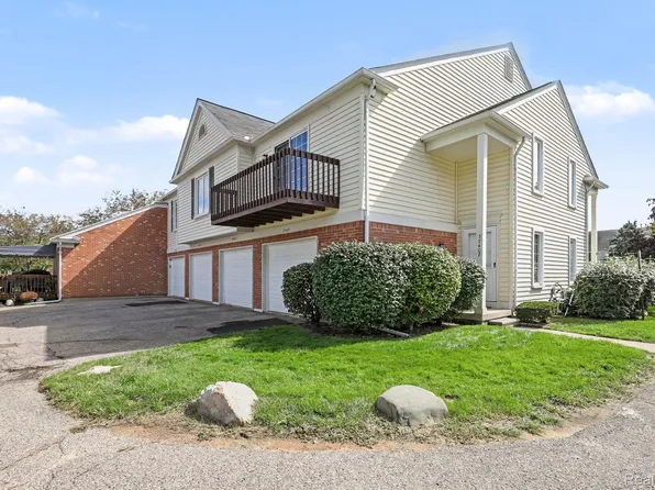 37407 Stonegate Cir, Clinton Township, MI 48036